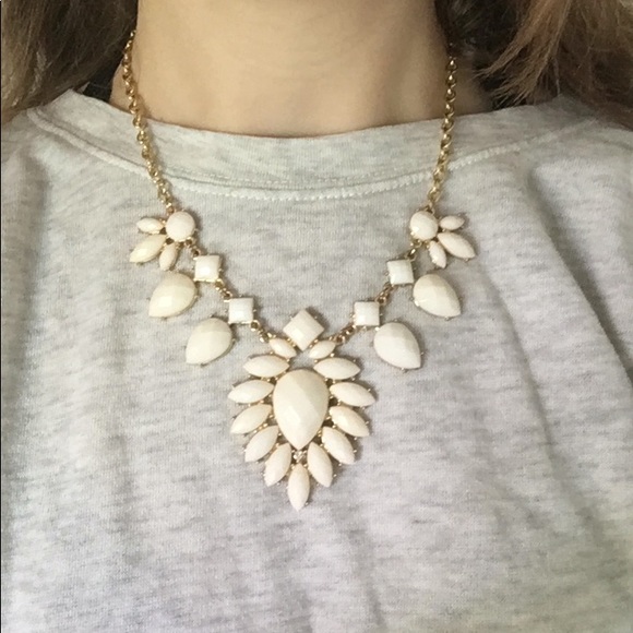 Statement necklaces - Picture 3 of 3